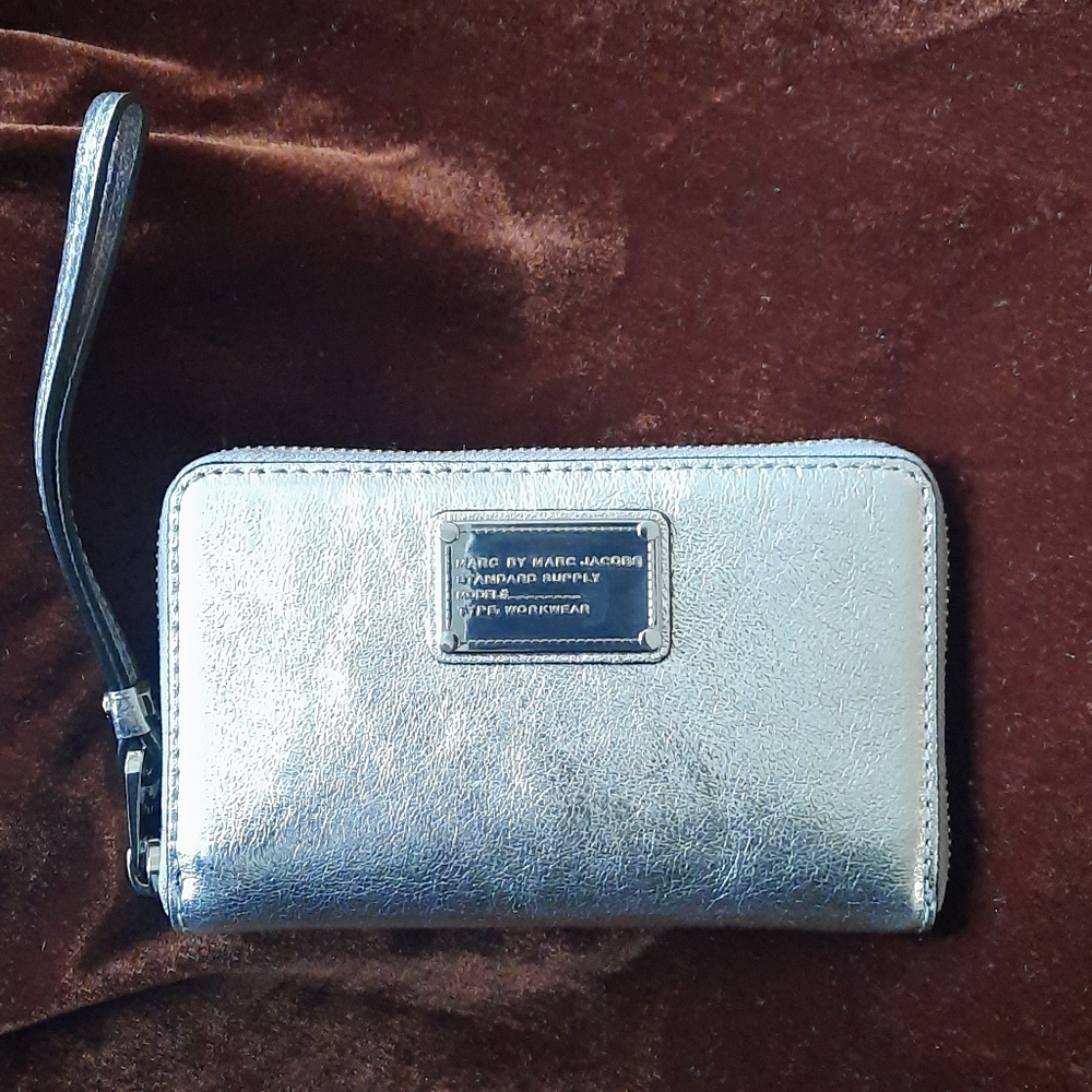 Marc Jacobs Continental Wallet